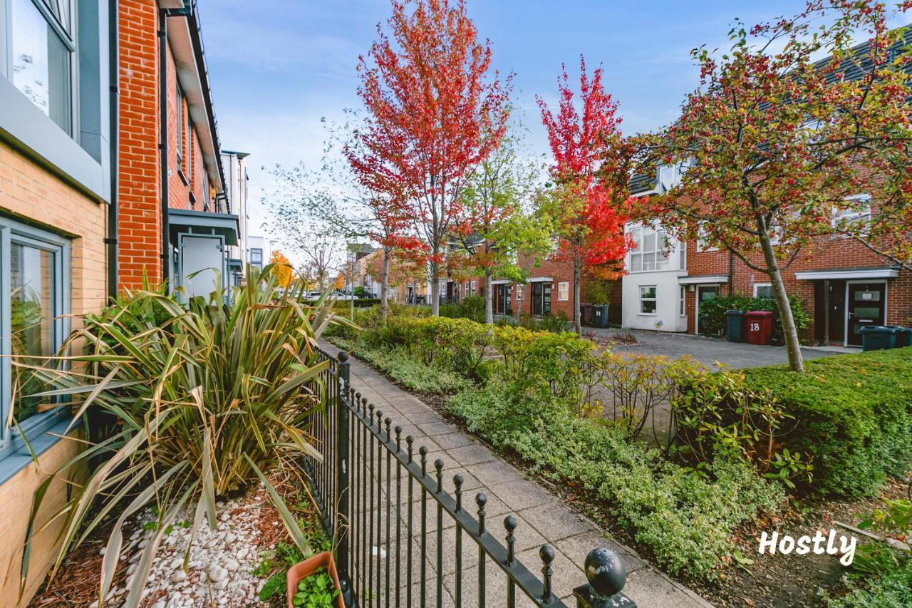Puffin Way - Comfortable, Spacious House With Parking Reading Exterior foto
